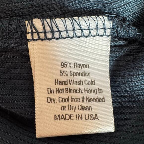 Laila Jayde Fitted Ribbed Scoop Neck 1/2 Sleeve Top Dark Denim NWT Small - Picture 8 of 9